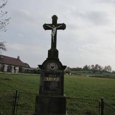 Kříž v jižní části Kojčice u čp.16