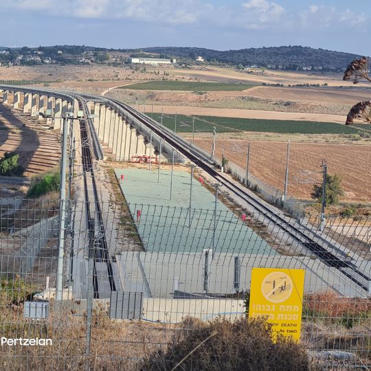 גשר הרכבת בעמק אילון