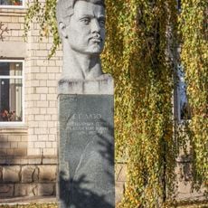 Sergey Lazo monument, Sîngerei