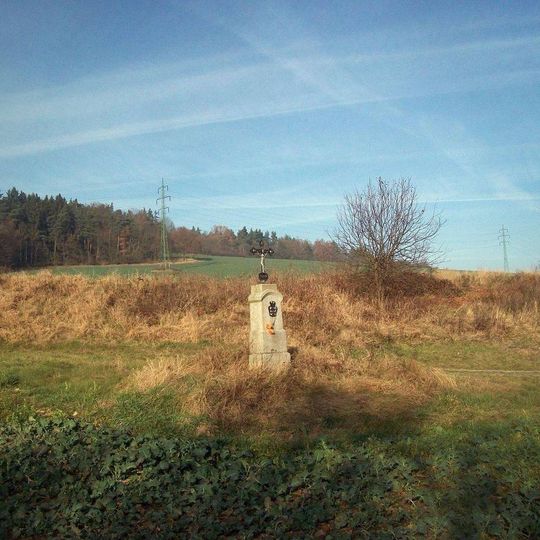 Kříž u cesty z Ptenína