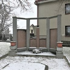 Pomník padlým v Ronovské ulici v Oskořínku