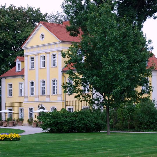 Manor in Łomnica