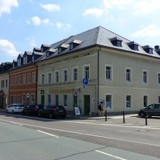 Wohnhaus (mit Apotheke) in Ecklage und in geschlossener Bebauung Markt 16