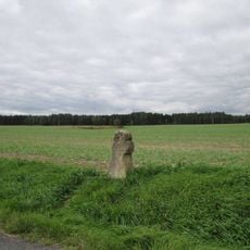 Smírčí kříž západně od Rozněvic u cesty na Šipín