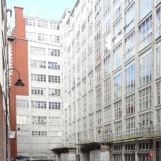 Rochdale Canal Lock Number 88, To East Of Oxford Street