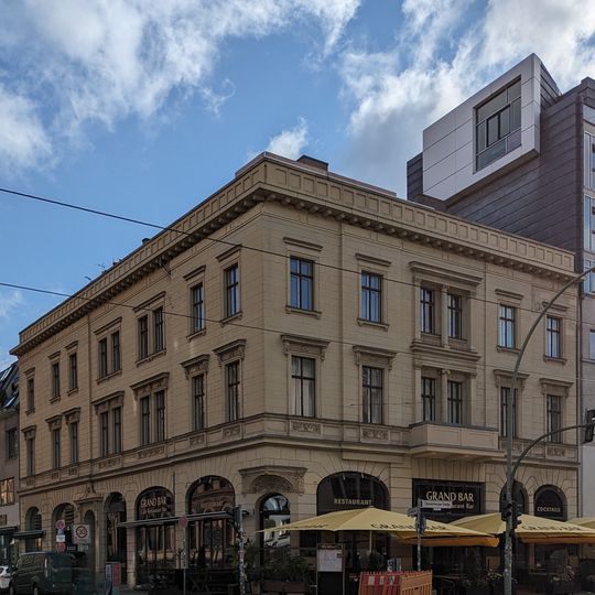 Mietshaus Oranienburger Straße 34, Tucholskystraße 18