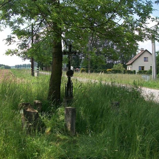 Kříž jižně od Nové Cerekve