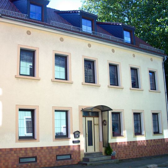 Wohnhaus in halboffener Bebauung Grüne Straße 4