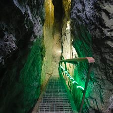Hoverberg cave