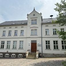 Schule Schulplatz 4