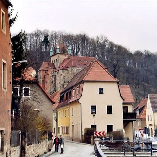 Wohnhaus in offener Bebauung Markt 15; 17