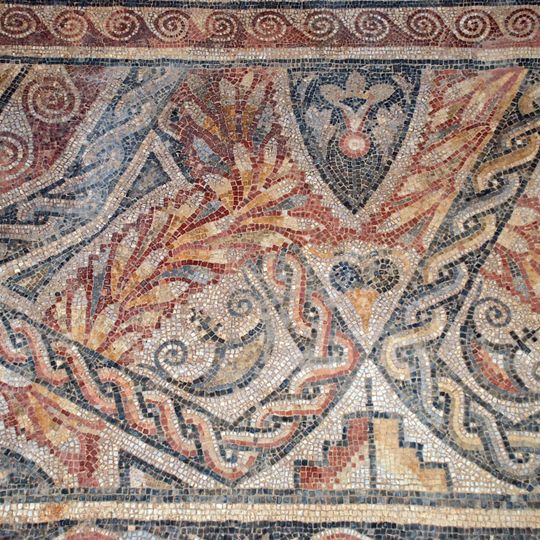 Habitación Nº 1- Cenefa Geométrica