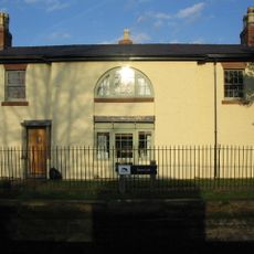 Tarvin Road Lock Cottage