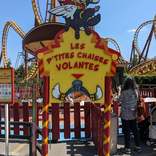 Les Petites Chaises Volantes