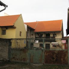 Usedlosti čp. 10 a 12 s výměnkem čp. 11