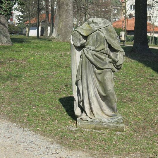 Torzo sochy v Havelském parku