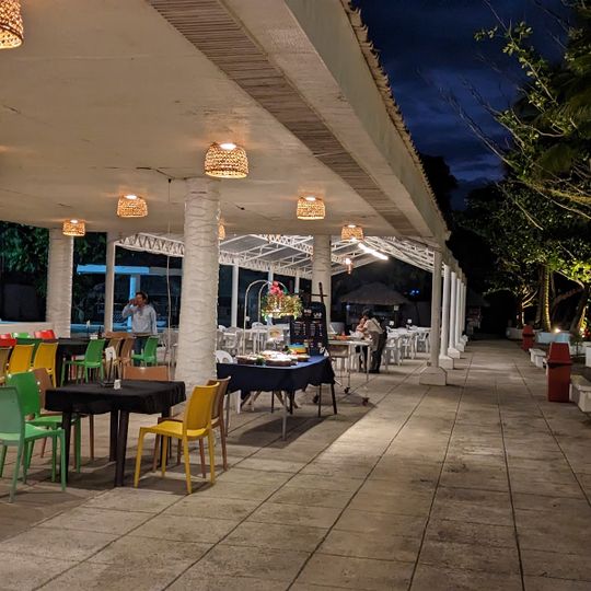 Patio Victoria Baluarte Beach Resort