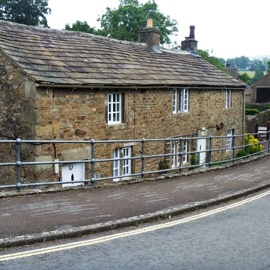 Ivy Cottage  Rose Cottage