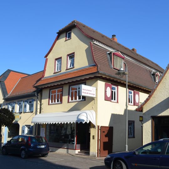 Wohnhaus Hugenottenstraße 91
