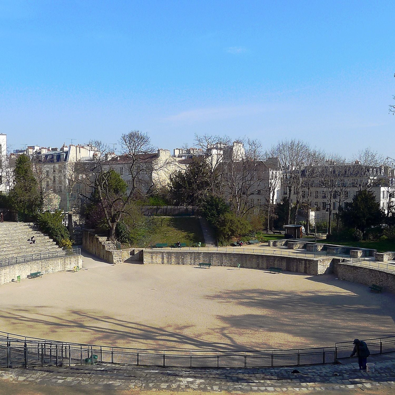 Amphitheater Paris Arènes de Lutèce - Amphithéâtre romain dans le quartier Saint-Victor ...