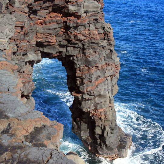 Hōlei sea arch