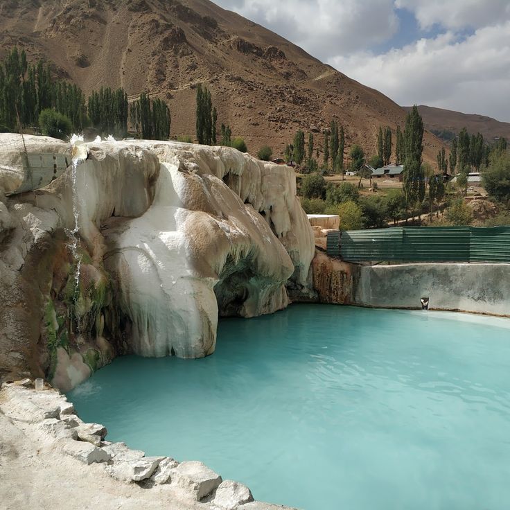 Gorące źródło Garm-Chashma