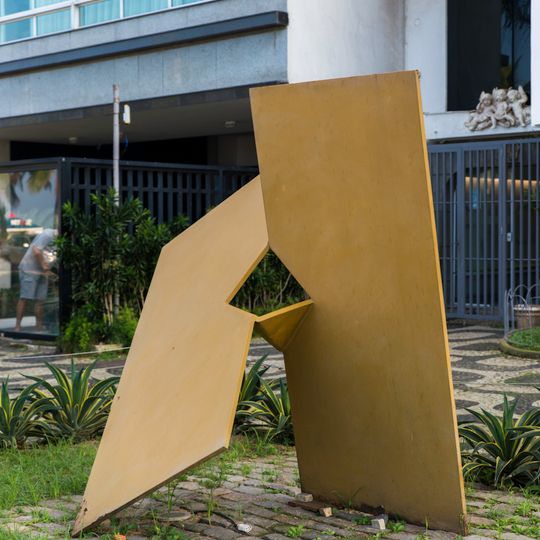 Quadrado em Torção no Espaço