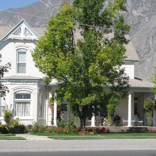 Deal-Mendenhall Hall