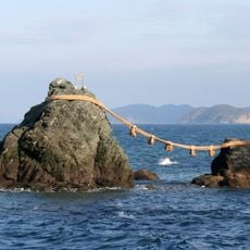 Meoto Iwa