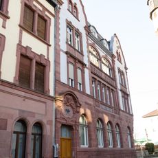 Wohn- und Geschäftshaus