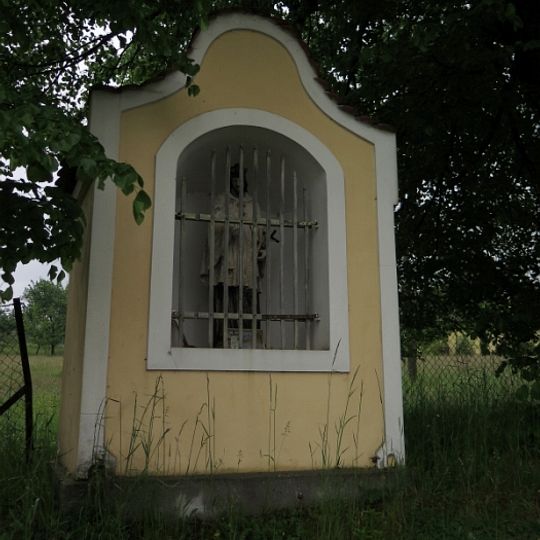 Výklenková kaplička se sochou svatého Jana Nepomuckého