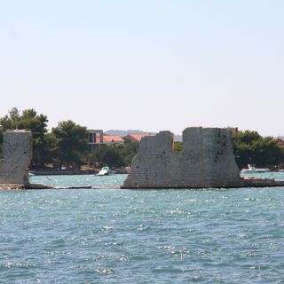 Remains of the summer house of the Zadar archdiocese Palac