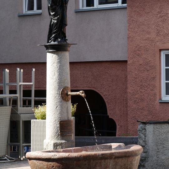 Marienbrunnen am ehem. Dorfplatz