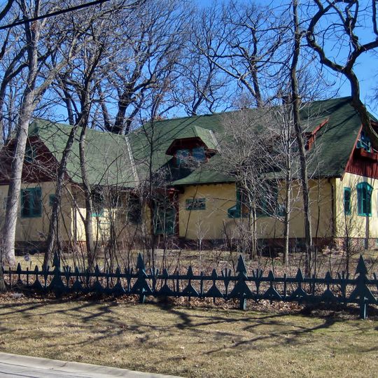 Lola Maverick Lloyd House