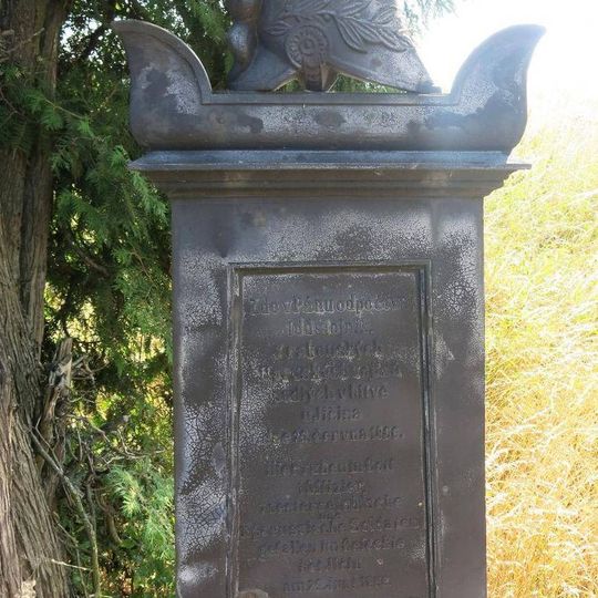 Pomník padlým 29.6.1866 u silnice 35 severně od Jinolic
