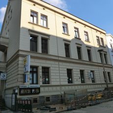 Wohnhaus in nach rechts geschlossener Bebauung Jakobstraße 12