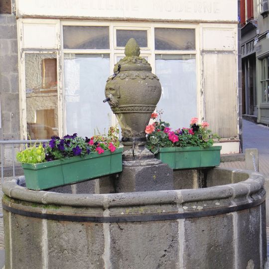 Fontaine, rue Marchande