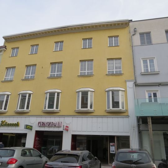 Wohn- und Geschäftshaus