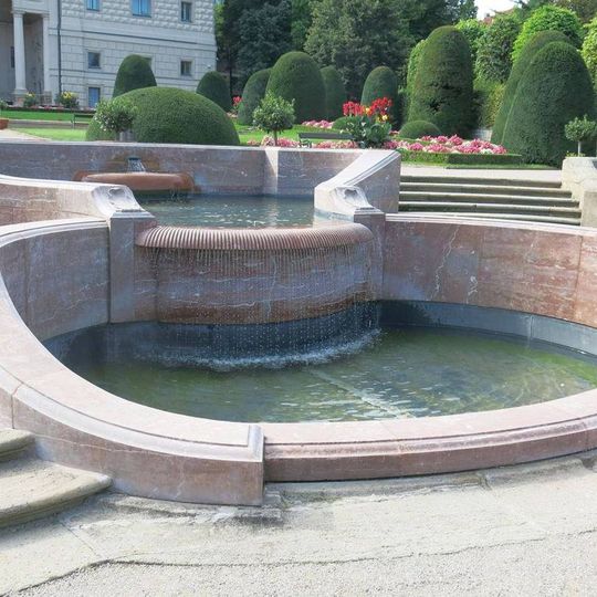 Dolní kašna v Černínské zahradě na Hradčanech