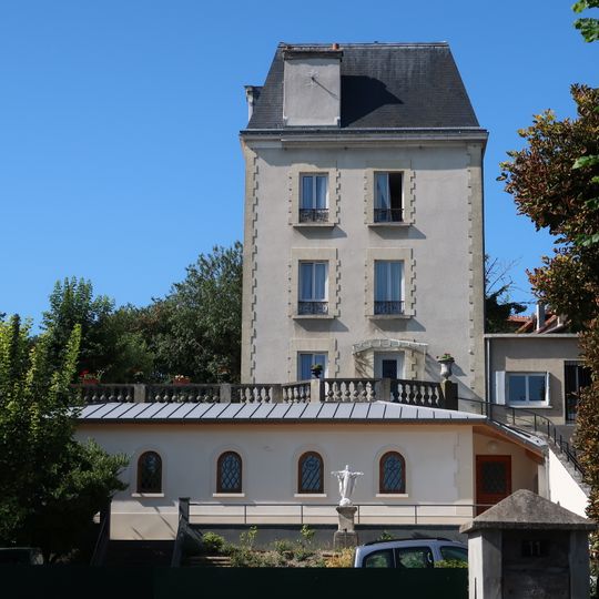Chapelle de la fraternité Saint-Pie-X de Suresnes
