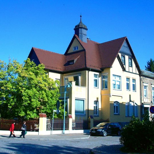 Villa mit Einfriedung Fabrikstraße 7