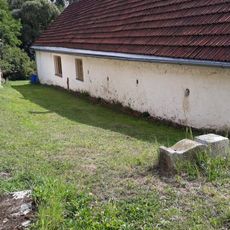 Kříž západně od Světců