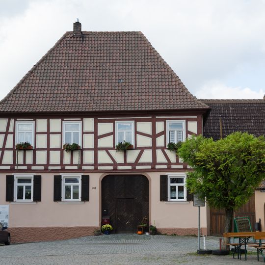 Walmdachhaus