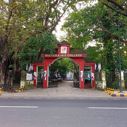 Maharaja's College
