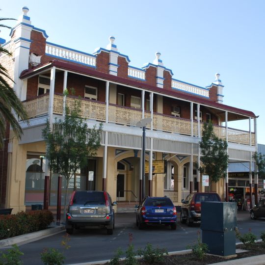 Langham Hotel, Warwick