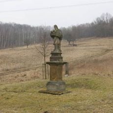 Socha svatého Jana Nepomuckého u silnice západně od Štěpánova