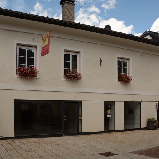 Wohn- und Geschäftsgebäude Messinggasse 8