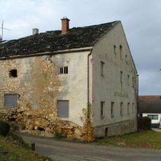 Former inn and farmhouse