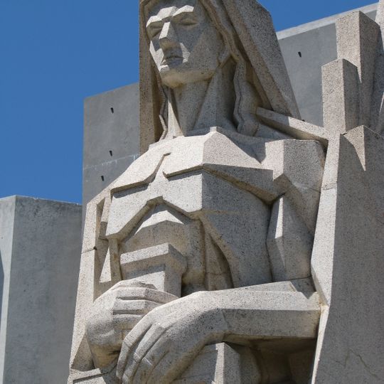Portal del Cementerio de Azul