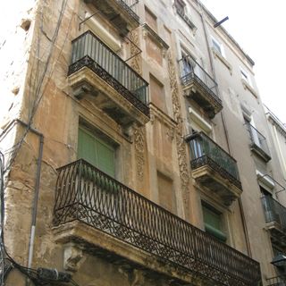 Building in carrer Sant Llorenç, 10-12